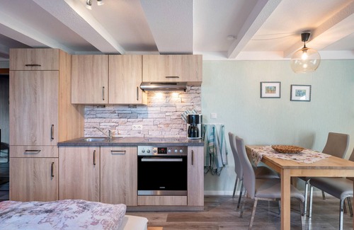 Schulp Apartment | Apartment 'Schimmelreiter' with Private Terrace, Shared Garden and Wi-Fi