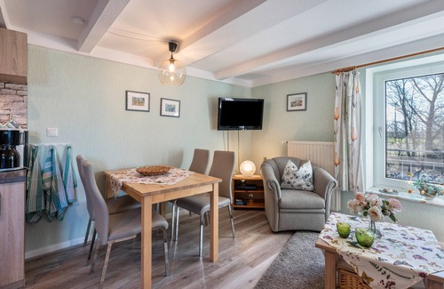 Schulp Apartment | Apartment 'Schimmelreiter' with Private Terrace, Shared Garden and Wi-Fi