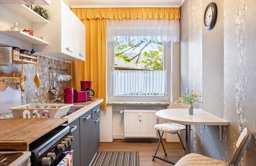 Naumburg Apartment | Apartment 'Schneeweißchen' with Private Terrace and Wi-Fi