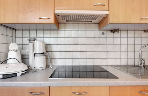 Sankt Josef Am See Apartment | Apartment 'Seaberhof 7' with Lake View, Shared Pool and Wi-Fi