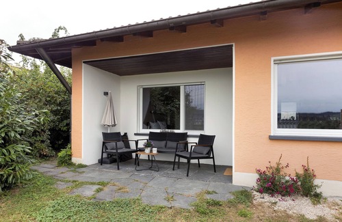 Reichenau Apartment | Apartment 'Seeluft Direkt Am Wasser' with Lake View, Private Terrace and Wi-Fi