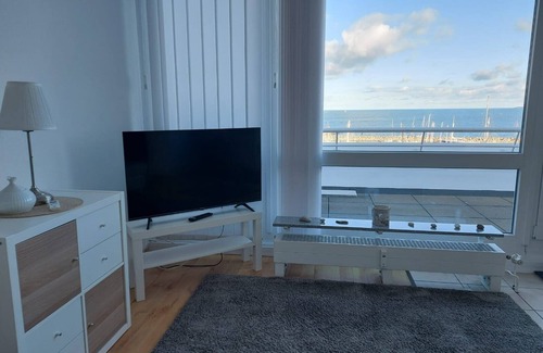 Schilksee Apartment | Apartment 'Segelparadies Mit Ostseeblick' with Sea View, Balcony and Wi-Fi