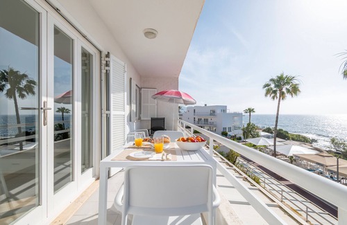 Cala Bona Apartment | Apartment 'Ses Roques' with Sea View, Wi-Fi and Air Conditioning