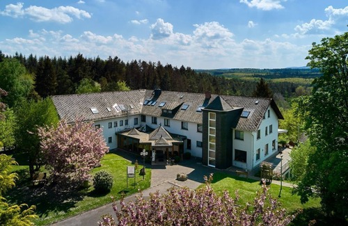 Kirchberg House | Apartment, shower, toilet, living room/bedroom - Landhotel Karrenberg