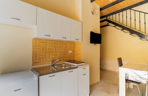 Alezio Apartment | Apartment 'Simone' with Wi-Fi and Air Conditioning
