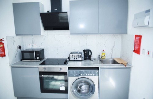 South Harrow Apartment | Apartment - Sleeps 2 & Free Parking