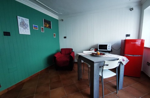 Fontanile Apartment | Apartment 'Small House Monferrato' with Wi-Fi