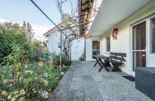 Langenargen Apartment | Apartment 'Sonnenschein' with Terrace, Shared Garden & Wi-Fi