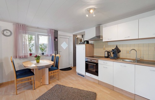 Pfinztal Apartment | Apartment 'Sonnenschein' with Shared Pool, Private Terrace and Wi-Fi