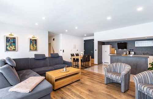 Ortsmitte Apartment | Apartment 'Sophie Stecker' with Mountain View, Private Terrace and Wi-Fi