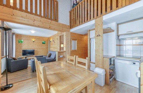 Villard-Reculas Apartment | Apartment 'Souveraine 3 Charmant Appartement' with Mountain View, Balcony and Wi-Fi