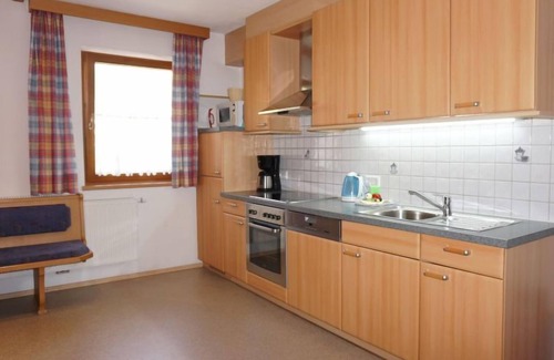 Pettneu am Arlberg Apartment | Apartment Stark by Interhome