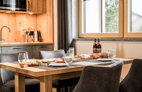 Muenchberg Apartment | Apartment-Steinwald-Mobility bath-Terrace