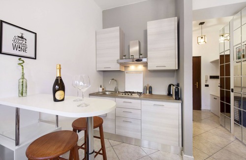 Valbrona Apartment | Apartment 'Stella On Lake Como' with Lake View, Wi-Fi and Air Conditioning