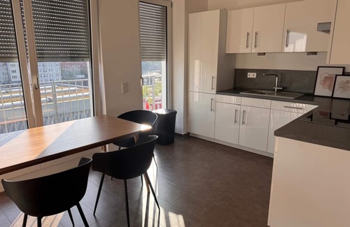 Halensee Apartment | Apartment 'Stilvolles Zentrum Berlin' with Balcony and Wi-Fi