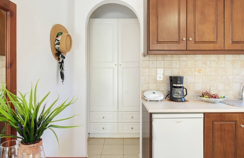 Astypalaia Apartment | Apartment 'Studios Asterias 4' with Shared Terrace, Wi-Fi and Air Conditioning