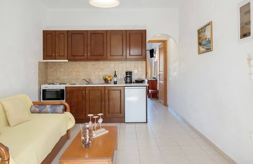 Astypalaia Apartment | Apartment 'Studios Asterias 2' with Shared Terrace, Wi-Fi and Air Conditioning