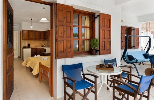 Astypalaia Apartment | Apartment 'Studios Asterias 3' with Shared Terrace, Wi-Fi and Air Conditioning