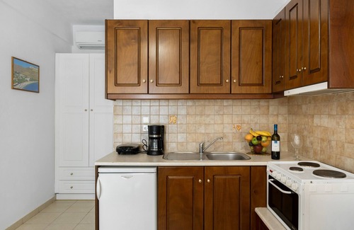 Astypalaia Apartment | Apartment 'Studios Asterias 3' with Shared Terrace, Wi-Fi and Air Conditioning