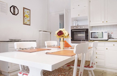 Capolago Apartment | Apartment 'Suite In Villa Con Parco' with Mountain View, Wi-Fi and Air Conditioning