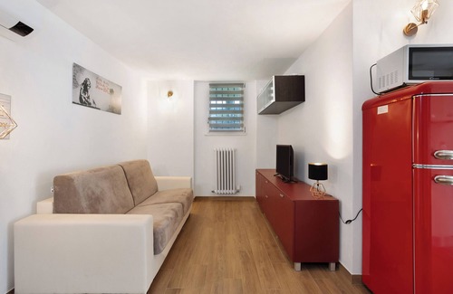Pavia House | Apartment 'Suite Strada Persa' with Shared Garden, Wi-Fi and Air Conditioning
