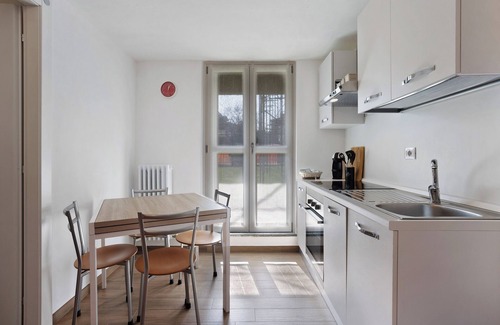 Pavia House | Apartment 'Suite Strada Persa' with Shared Garden, Wi-Fi and Air Conditioning