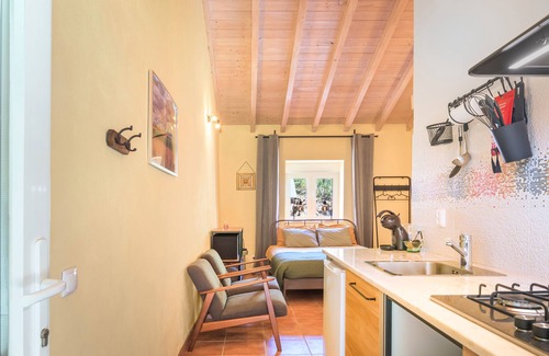 Reliquias Apartment | Apartment 'Sunny' with Mountain View, Shared Pool and Wi-Fi