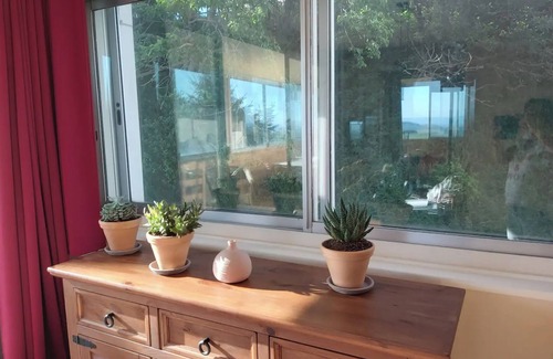 Besse-et-Saint-Anastaise Apartment | Apartment 'Superbe Appartement Avec Loggia' with Mountain View, Private Terrace and Wi-Fi