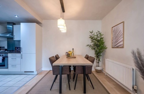 Belfast City Centre Apartment | Apartment-Superior-Private Bathroom-City Centre 2-Bed