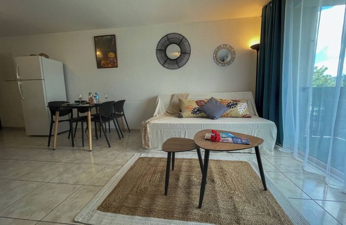 Arue Apartment | Apartment Tahiti near hospital, wifi,A&C,Swimming pool