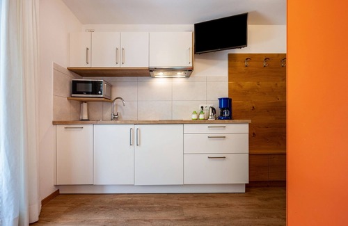 Laion Apartment | Apartment "Talblick 3" with Mountain View, Garden & Wi-Fi