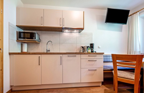Laion Apartment | Apartment "Talblick 4" with Mountain View, Garden & Wi-Fi