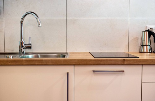 Laion Apartment | Apartment "Talblick 4" with Mountain View, Garden & Wi-Fi