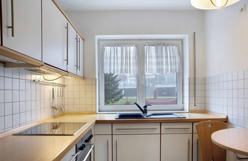 Oberhof Apartment | Apartment 'Tannenblick 2-4' with Mountain View, Balcony and Wi-Fi