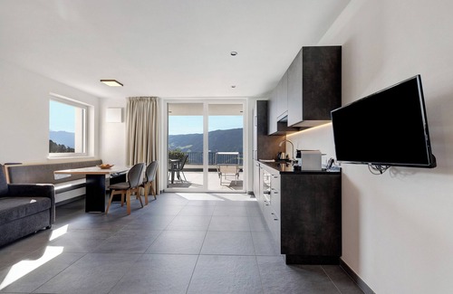 Renon Apartment | Apartment "Thalerhof Naturae Rupes" with Mountain View, Garden & Wi-Fi