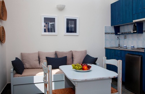 Logaras Apartment | Apartment 'The Aegean Junior Suite' with Sea View, Wi-Fi and Air Conditioning