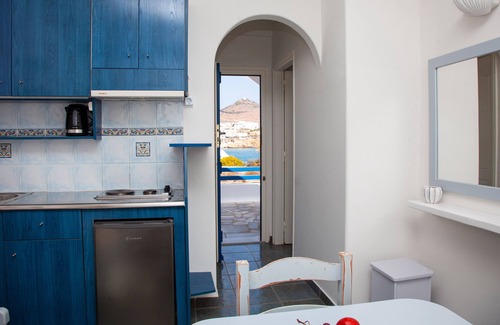Logaras Apartment | Apartment 'The Aegean Junior Suite' with Sea View, Wi-Fi and Air Conditioning