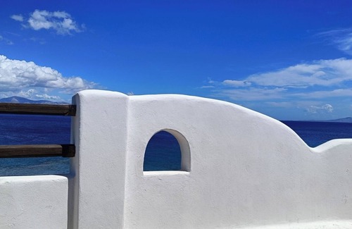 Logaras Apartment | Apartment 'The Aegean Junior Suite' with Sea View, Wi-Fi and Air Conditioning