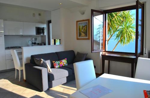 Sala Comacina Apartment | Apartment The Palm with Garden