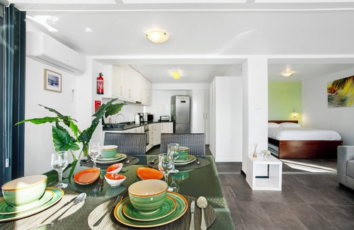 Jardim do Mar Apartment | Apartment 'The Wave House - Seaside Haven' with Sea View, Wi-Fi and Air Conditioning