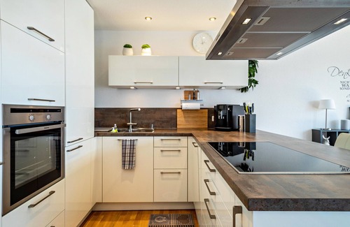 Waggershausen Apartment | Apartment 'Tina's Lounge Penthousewohnung' with Mountain View, Private Terrace and Wi-Fi