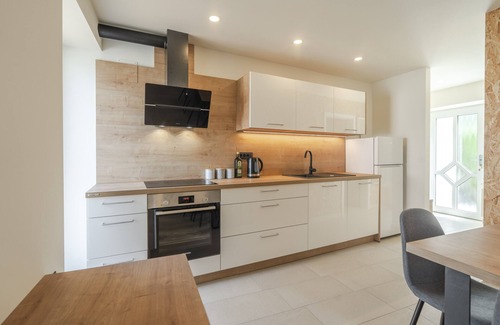 Kamno Apartment | Apartment Toni with 2 Bedrooms & Terrace & Free Parking