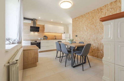 Kamno Apartment | Apartment Toni with 2 Bedrooms & Terrace & Free Parking