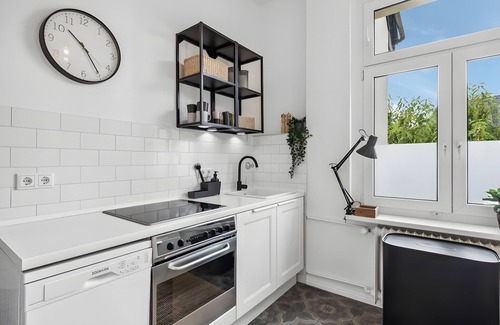 Wuppertal Apartment | Apartment 'Top Wohnung-neu-20 Min Nach Dus' with Wi-Fi