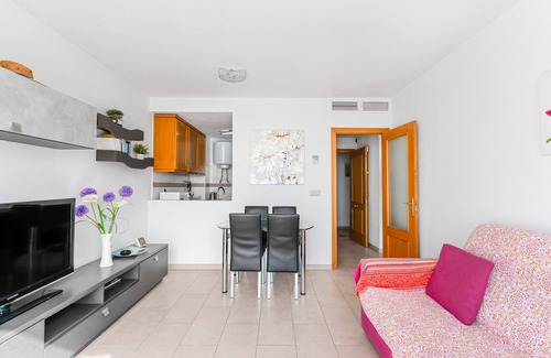 Raval Roig Apartment | Apartment 'Topete' with Sea View, Wi-Fi and Air Conditioning