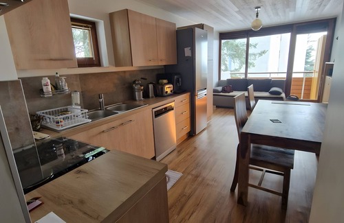 Chamrousse Apartment | Apartment 'Très Bel Rénové' with Balcony