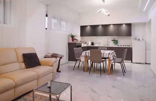 Valtellina Apartment | Apartment 'Tranquillità' with Mountain View