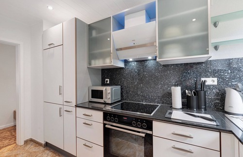 Oos Apartment | Apartment 'Traumzeit Quartier Baden - Baden' with Balcony and Wi-Fi