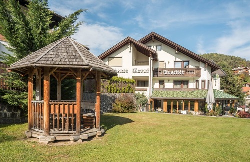 Kastelruth Apartment | Apartment “Trocker Kastelrut 7” near Seiser Alm with Balcony, Whirlpool & Sauna