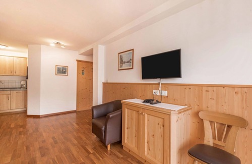 Kastelruth Apartment | Apartment “Trocker Kastelruth 9” near Seiser Alm with Mountain View & Sauna